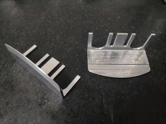Precisión del CNC que trabaja a máquina forma especial superficial de anodización de la manija médica de los recambios