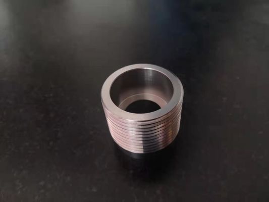 Torno que trabaja a máquina el tratamiento superficial de capa de torneado del polvo de acero de las piezas del CNC