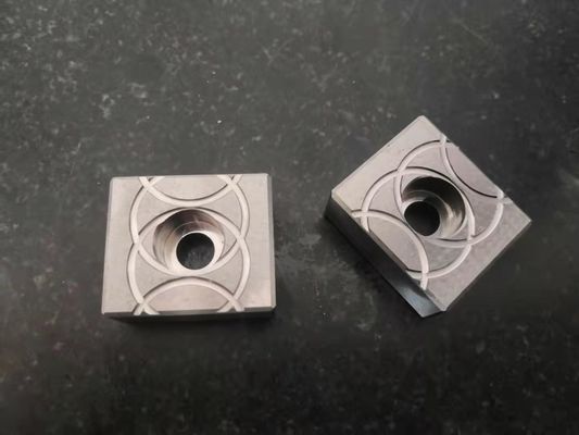 La precisión que trabajaba a máquina del CNC trabajó a máquina la fricción da alta temperatura del molde de las piezas resistente