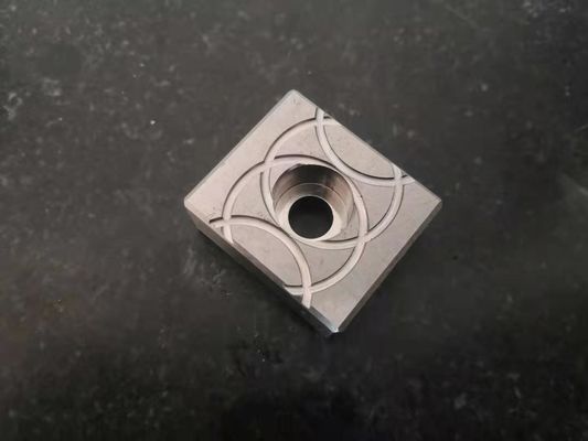 La precisión que trabajaba a máquina del CNC trabajó a máquina la fricción da alta temperatura del molde de las piezas resistente