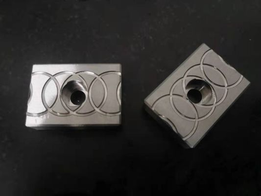 La herramienta de la diapositiva de la alta precisión brinca el desgaste de alta temperatura del tratamiento térmico del accesorio - resistente