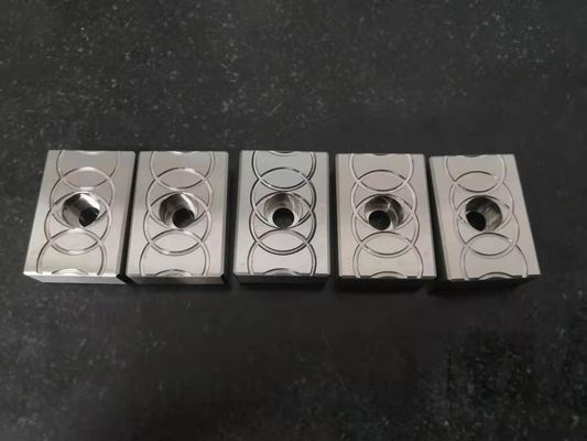La herramienta de la diapositiva de la alta precisión brinca el desgaste de alta temperatura del tratamiento térmico del accesorio - resistente